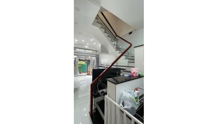 Ngộp Trịnh Đình Trọng - HXH 6mThông - 4x12m - 3 tầng mới ở liền